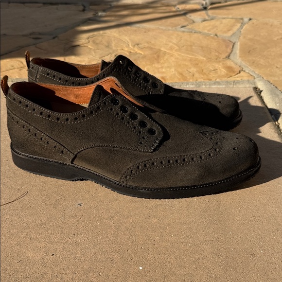 Tommy Bahama Classic Men’s Suede Wingtip Dress Shoes - Dark Brown